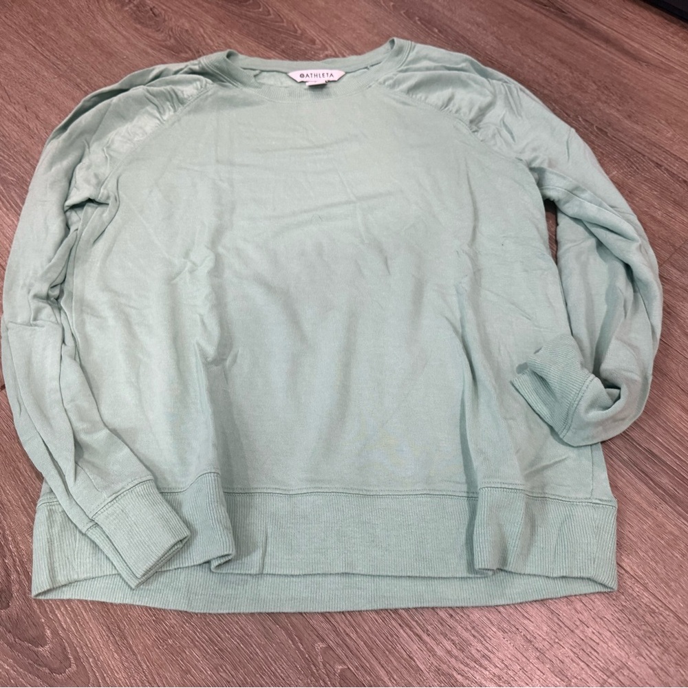 Athleta Sage Green Crew Neck Top
